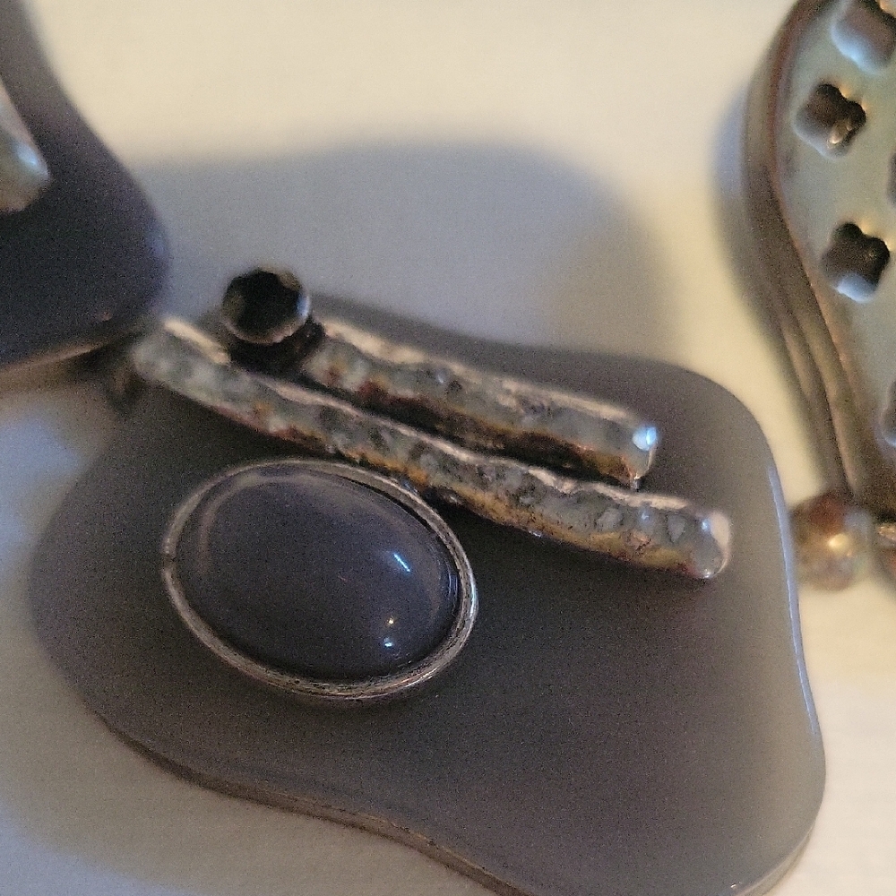 Elegant Hand Made Boutique Gray and Silver Jewelry Set - Picture 5 of 5